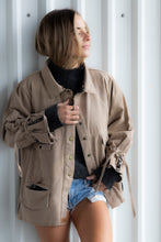 Cargar imagen en el visor de la galería, GYRESUN BEIGE
